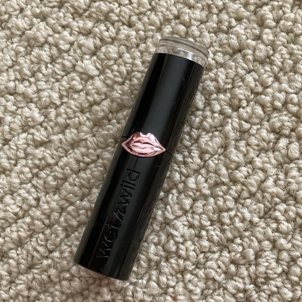 NEW Wet n Wild Megalast Matte Lipstick Stoplight Red 1111417 Full Size SEALED